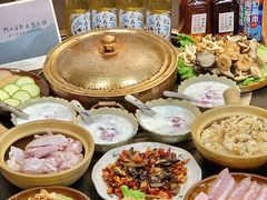 -阿山卓·野生菌火锅·纳西火塘烤肉