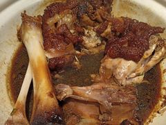 -老码头黑皮肘子锅包肉(赣水路店)