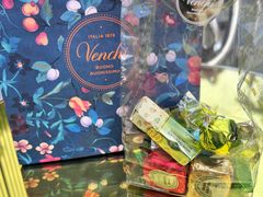-VENCHI 闻绮(北京国贸商城店)