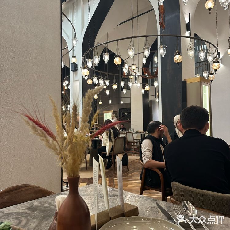 翻遍猫途鹰和大众在酒店边上找到这家神仙餐厅