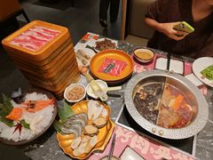 -牛YO寿喜烧·铁板烧和牛火锅自助(市府恒隆店)