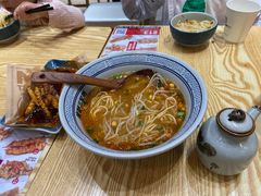 -魔都三兄弟酸辣粉·蘸卤炸串(虹桥万科店)