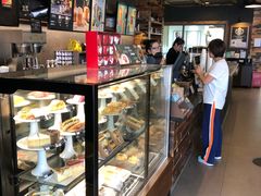面包甜点陈列柜-星巴克臻选(青岛麦凯乐分店)