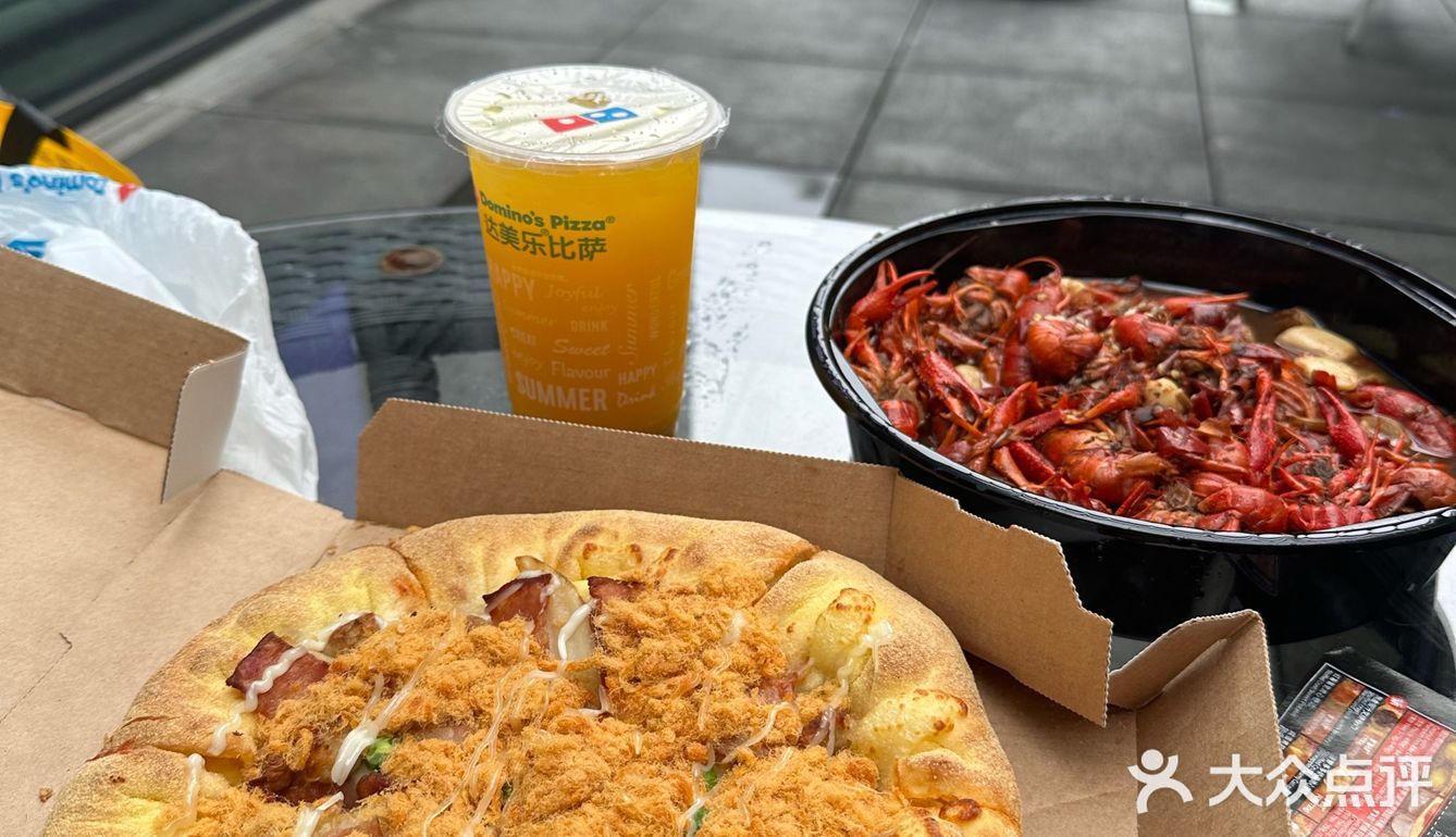 披萨陪小龙虾，美味加倍呀