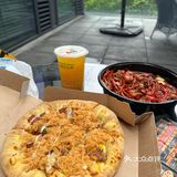 披萨陪小龙虾，美味加倍呀