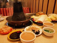 -洞庭洲·防空洞火锅·烧烤·铜锅涮肉(新百广场店)