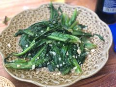 油麦菜-古城苗家土菜馆(河景餐厅店)