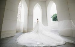 -Lady  Jane高端婚纱礼服馆