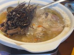 -头上红煨盐鸡·非遗院子餐厅