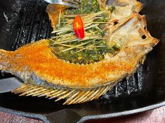 傣族香茅草烤罗非鱼-雀舞云南菜(天津天河城购物中心店)