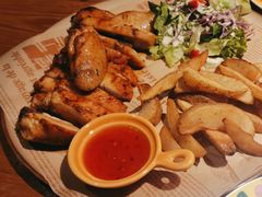 -JINNS锦时 steak&pizza(浸信会礼拜堂旧址店)