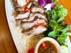 -Chom Cafe and Restaurant