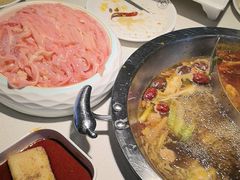 -茅草房·河畔园林火锅