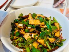 -阿瓦山寨·湘菜现炒·剁椒鱼头王(咸阳总店)