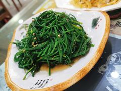 凉拌沙葱-壹阁胡羊焖饼(敦煌夜市店)
