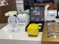 -三目眼镜·蔡司视觉合作店(青浦宝龙店)