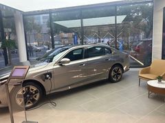 -上海宝信宝马4S店