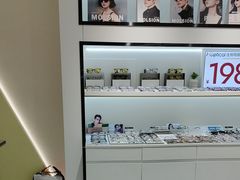 -J-Optical佳视明眼镜·蔡司视觉(青岛金茂览秀城店)