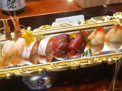 -雍容荟帝王蟹活龙虾展台自助(IFS黑金店)