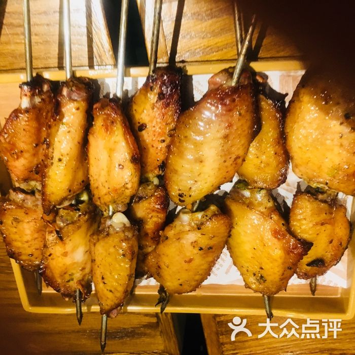 鼎原力量吊炉烧鸽主题餐厅吊炉鸡翅图片