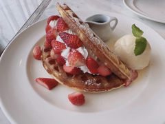 -ROAST coffee & eatery