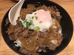 洋葱烧牛肉饭-初居食屋日式料理(万象城购物中心店)