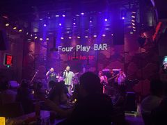 -FOUR PLAY BAR