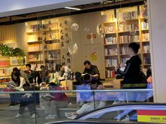 -新华书店(泉城路店)