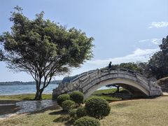 -湖光岩风景区