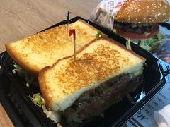 -The Habit Burger Grill 哈比特汉堡(复兴soho店)