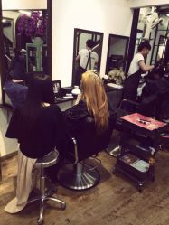 点击看大图 工作 中…-3AM HAIR SALON烫发染发接发