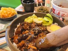 新派卤肉饭-京参 • 擂椒饭(这有山店)