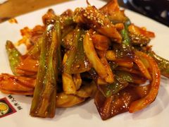 辣白菜炒鱿鱼-喇喇排骨火锅·传统韩式脊骨汤(望京西园总店)