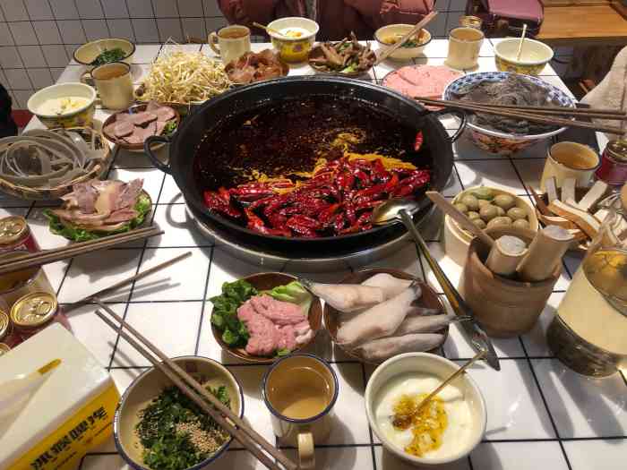 大四喜牛杂火锅(巴南店)-"看推送来的!门口有车位,5点半前到位置多.