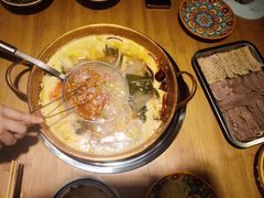 -洱火云南酸菜牛肉火锅(石景山当代商城店)