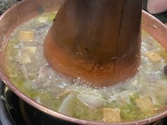 -果松木炭酸菜铜火锅·外婆参鸡汤