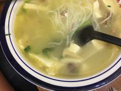 -邱芳粉店(迎宾大道旗舰店)