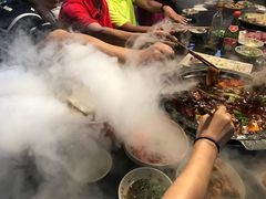 -茅草房·河畔园林火锅