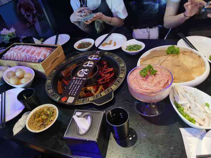 上上谦火锅(新街口店)-"某天已经过了饭点到了名发 门口依然是60.