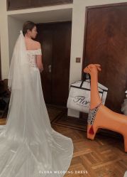 -Flora婚纱礼服定制租赁店