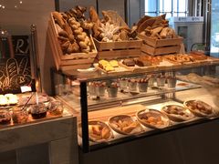 -飨食汇全日制餐厅·昆山皇冠假日酒店(九方店)