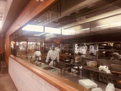 -ROAST coffee & eatery