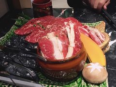 -山川小町·极番烧肉(新地假日广场店)