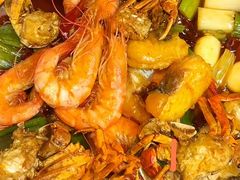 -七欣天香辣蟹火锅(闵行浦江欢乐颂店)