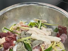 -周良天山牛杂城(天山路总店)
