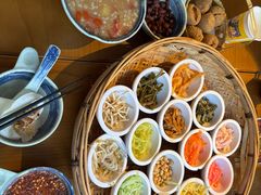 -包整·丝娃娃(一览甲秀楼风景店)