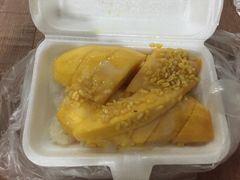 -芒果糯米饭摊子