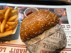 -The Habit Burger Grill 哈比特汉堡(复兴soho店)