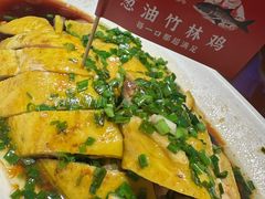 -魏铭鱼头捞饭(晋阳路店)