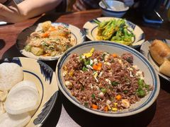 -Cuc Gach Quan Restaurant